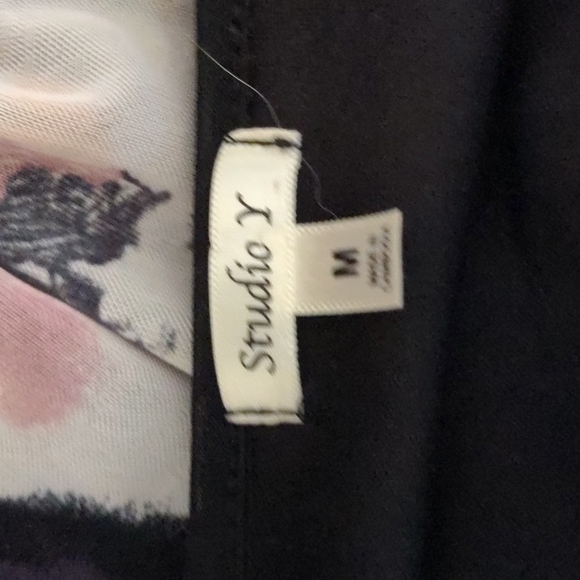 V Neck Floral Strap Date Night Tank - Picture 9 of 10